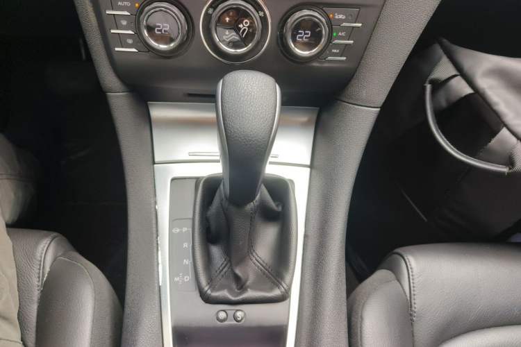 Used DS 5LS 2014 1.6T Luxury Edition THP160 Gear Lever