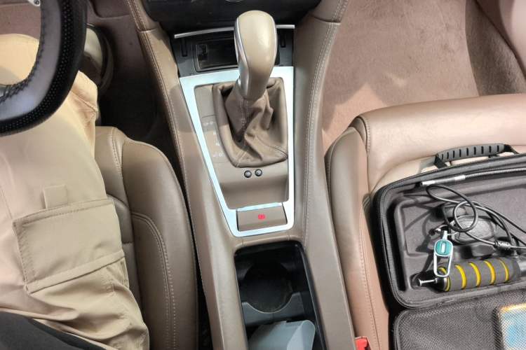 Used DS 5LS 2014 1.6T Prestige Edition THP200 Gear Lever