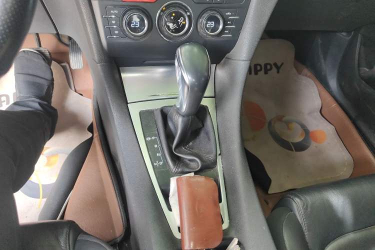 Used DS 5LS 2014 1.8L Elegant Edition VTi140 Gear Lever