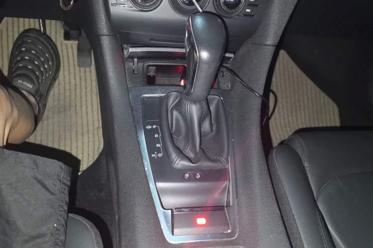Used DS 5LS 2014 1.8L Elegant Edition VTi140 Gear Lever