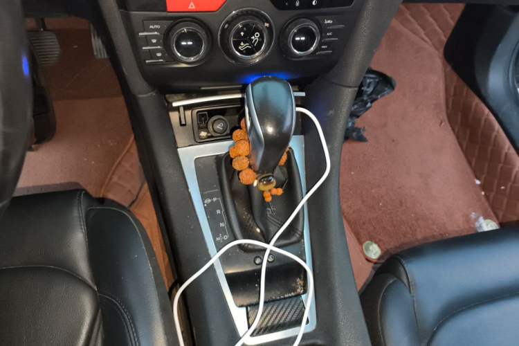 Used DS 5LS 2014 1.6T Luxury Edition THP160 Gear Lever