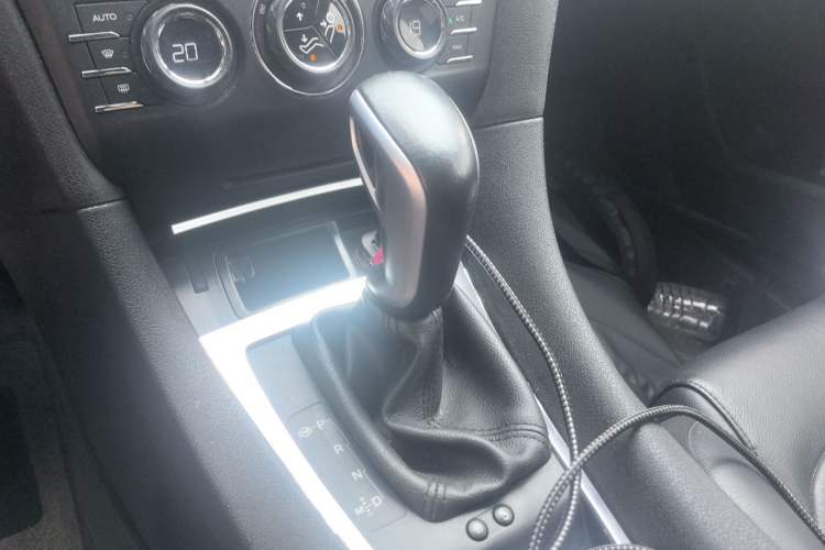 Used DS 5LS 2014 1.6T Luxury Edition THP160 Gear Lever