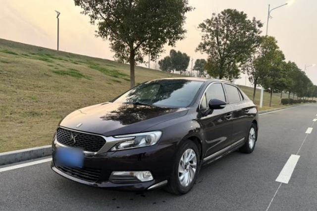 Used DS 5LS 2014 1.8L automatic Comfort version VTi140