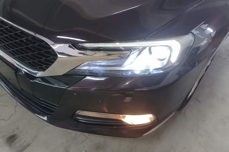 Used DS 5LS 2014 1.8L automatic Comfort version VTi140 Left Front Headlight