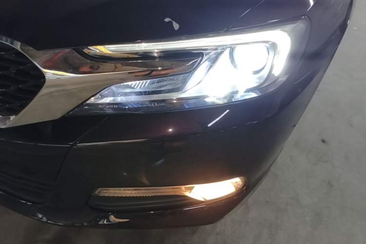 Used DS 5LS 2014 1.8L automatic Comfort version VTi140 Left Front Headlight
