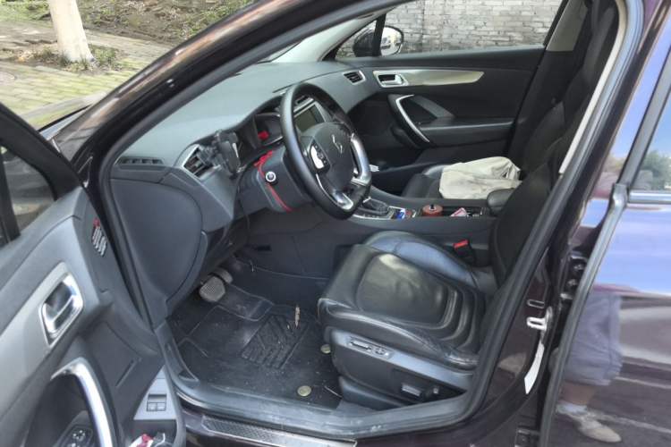 Used DS 5LS 2014 1.6T Luxury Edition THP160 Left Front Seat