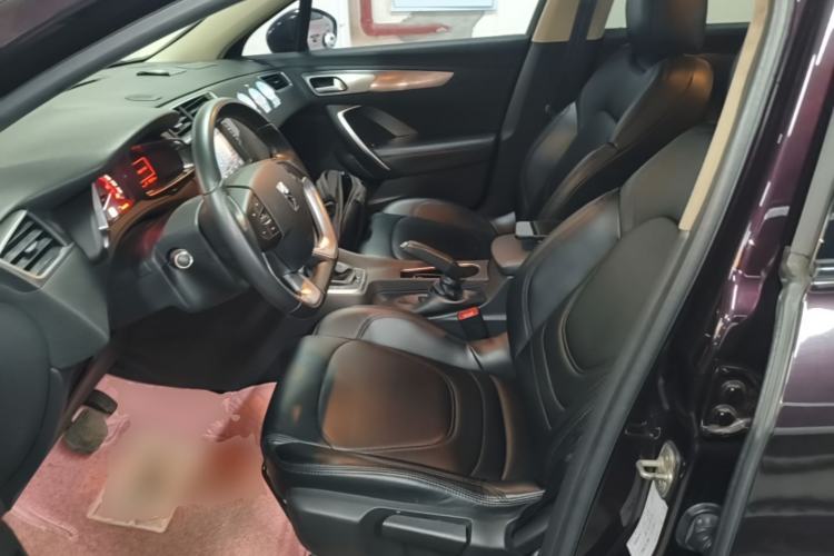Used DS 5LS 2014 1.8L automatic Comfort version VTi140 Left Front Seat