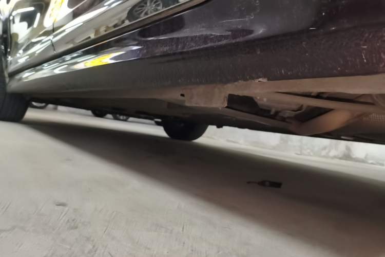 Used DS 5LS 2014 1.8L automatic Comfort version VTi140 Left Side Sill