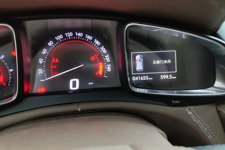 Used DS 5LS 2014 1.6T Prestige Edition THP200 Odometer Close Up