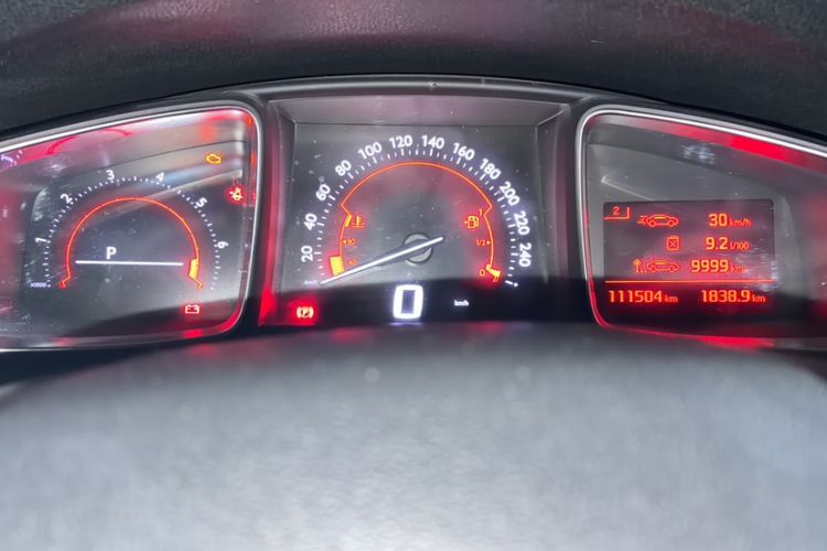 Used DS 5LS 2014 1.8L automatic Comfort version VTi140 Odometer Close Up