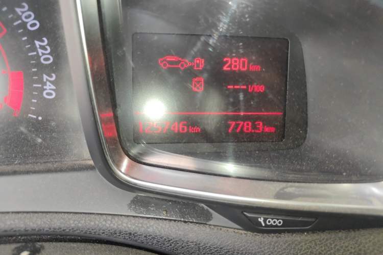 Used DS 5LS 2014 1.8L Elegant Edition VTi140 Odometer Close Up