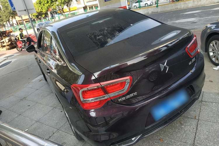 Used DS 5LS 2014 1.8L automatic Comfort version VTi140 Rear Left 45 Deg