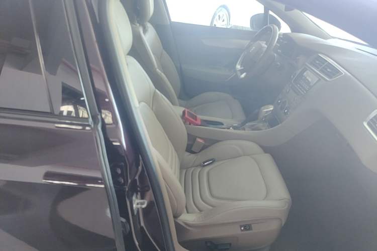 Used DS 5LS 2014 1.6T Luxury Edition THP160 Right Front Seat