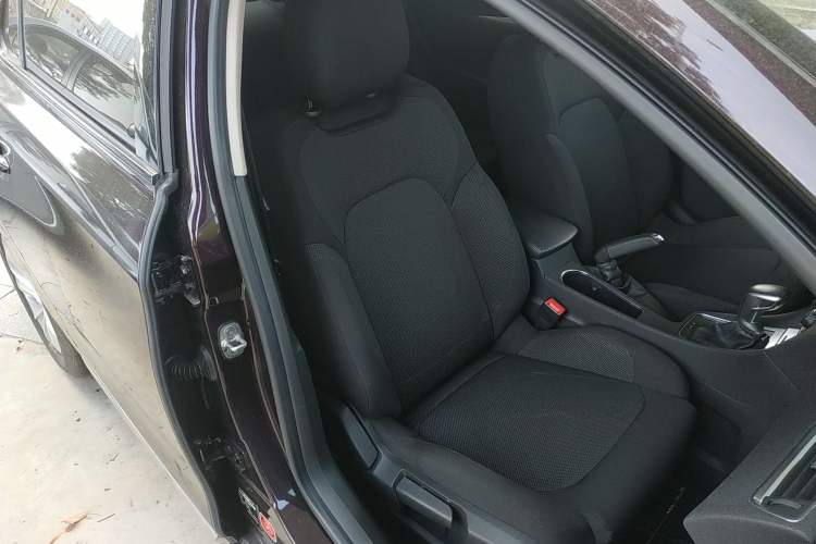 Used DS 5LS 2014 1.8L automatic Comfort version VTi140 Right Front Seat