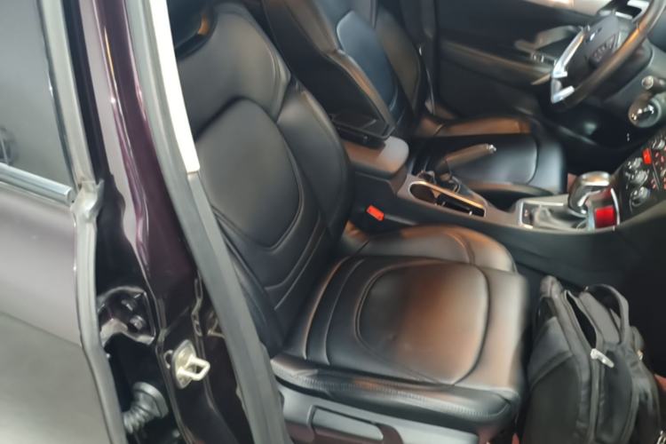 Used DS 5LS 2014 1.8L automatic Comfort version VTi140 Right Front Seat