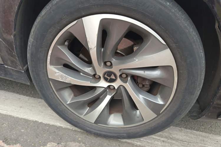 Used DS 5LS 2014 1.6T Elegant Version THP160 Right Front Wheel Hub