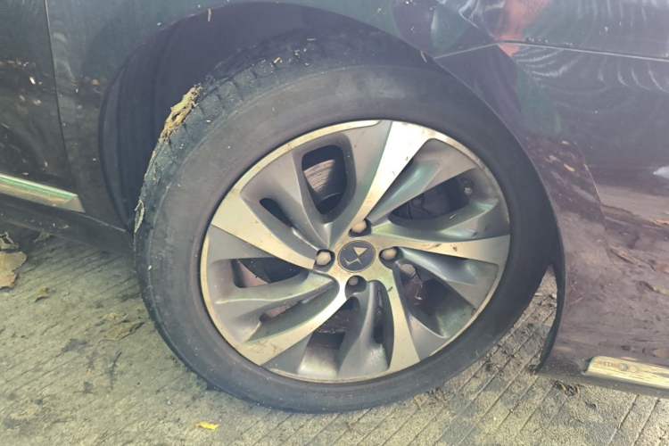 Used DS 5LS 2014 1.6T Elegant Version THP160 Right Front Wheel Hub