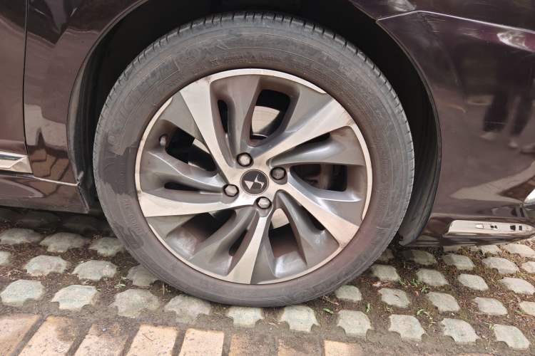 Used DS 5LS 2014 1.6T Elegant Version THP160 Right Front Wheel Hub