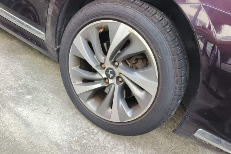 Used DS 5LS 2014 1.6T Luxury Edition THP160 Right Front Wheel Hub