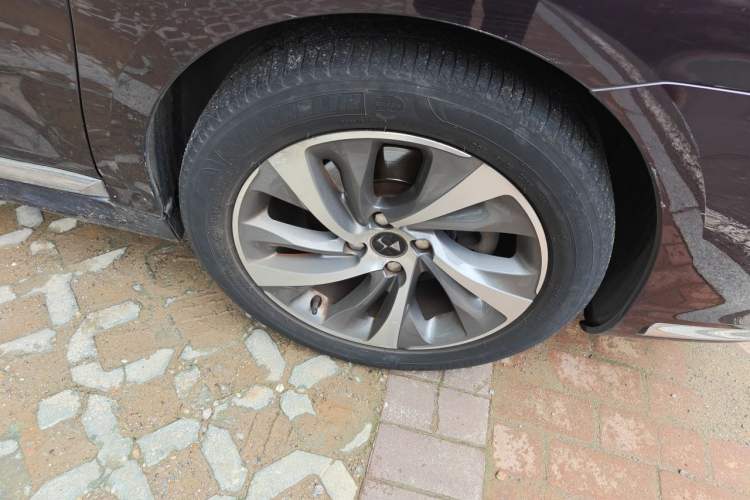Used DS 5LS 2014 1.6T Luxury Edition THP160 Right Front Wheel Hub