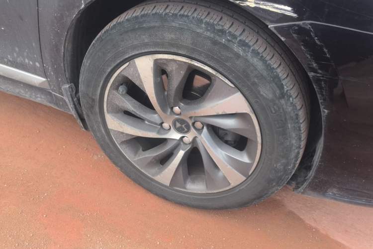 Used DS 5LS 2014 1.6T Luxury Edition THP160 Right Front Wheel Hub