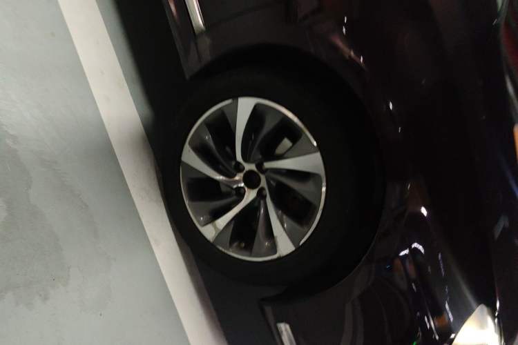 Used DS 5LS 2014 1.6T Luxury Edition THP160 Right Front Wheel Hub