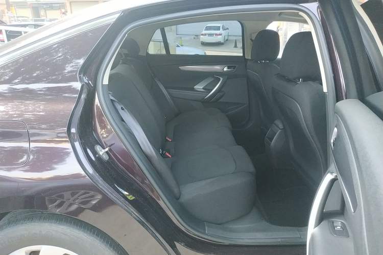 Used DS 5LS 2014 1.8L automatic Comfort version VTi140 Right Rear Seat
