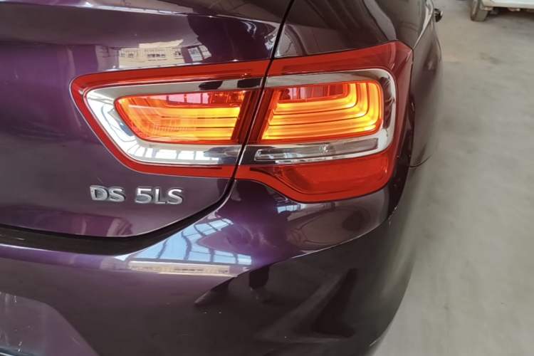 Used DS 5LS 2014 1.8L automatic Comfort version VTi140 Right Rear Taillight