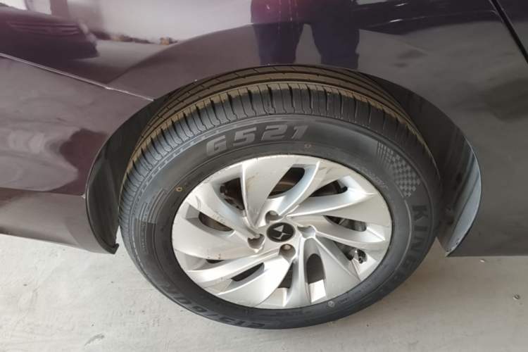 Used DS 5LS 2014 1.8L automatic Comfort version VTi140 Right Rear Wheel Hub