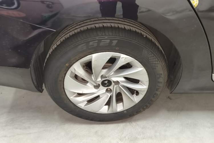 Used DS 5LS 2014 1.8L automatic Comfort version VTi140 Right Rear Wheel Hub
