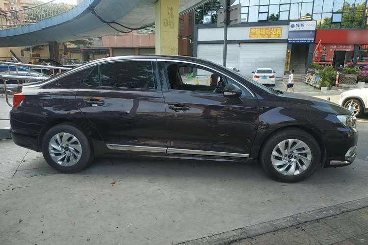 Used DS 5LS 2014 1.8L automatic Comfort version VTi140 Right Side