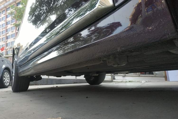 Used DS 5LS 2014 1.8L automatic Comfort version VTi140 Right Side Sill