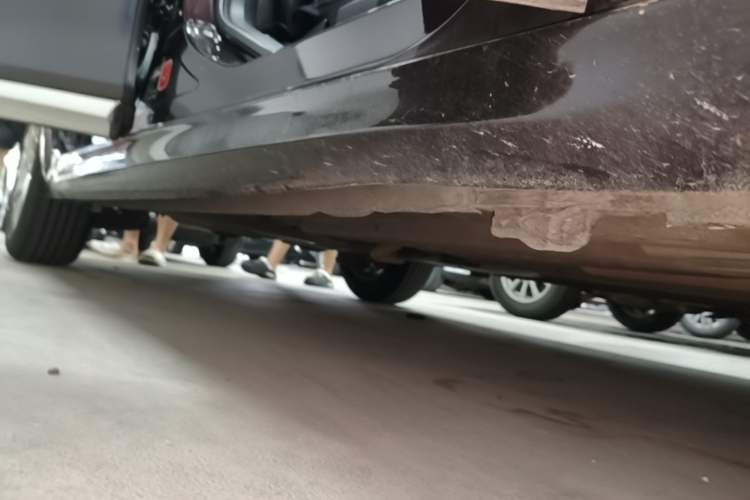 Used DS 5LS 2014 1.8L automatic Comfort version VTi140 Right Side Sill