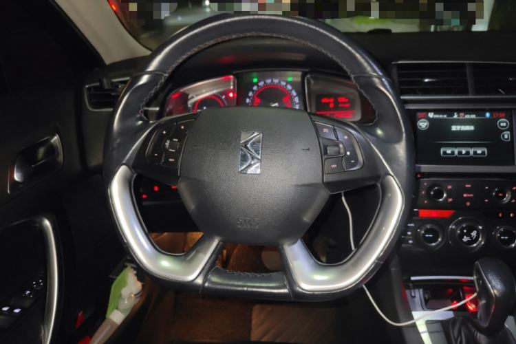 Used DS 5LS 2014 1.6T Luxury Edition THP160 Steering Wheel