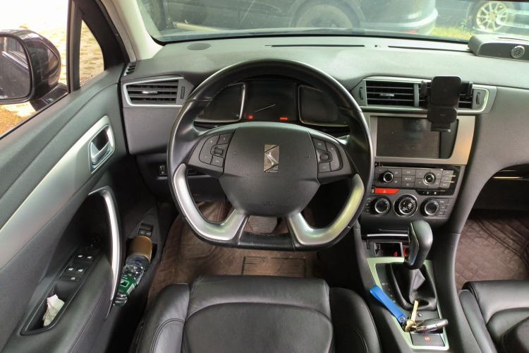 Used DS 5LS 2014 1.6T Luxury Edition THP160 Steering Wheel