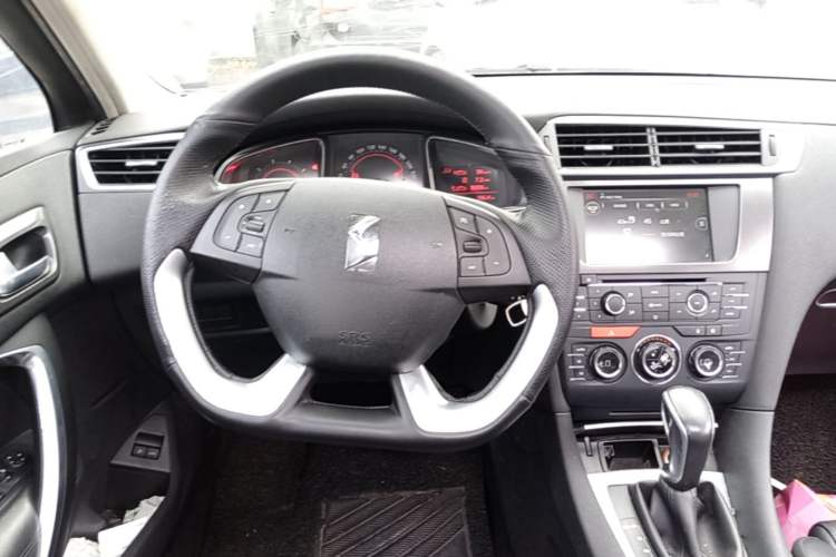 Used DS 5LS 2014 1.6T Elegant Version THP160 Steering Wheel
