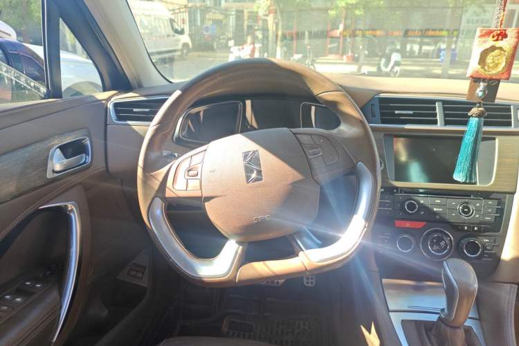 Used DS 5LS 2014 1.6T Prestige Edition THP200 Steering Wheel