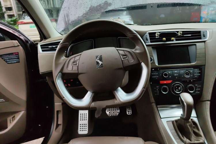 Used DS 5LS 2014 1.6T Prestige Edition THP200 Steering Wheel