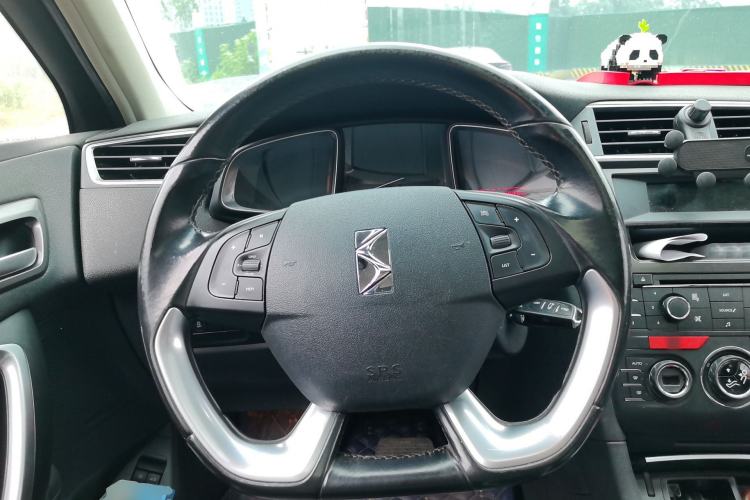Used DS 5LS 2014 1.8L Elegant Edition VTi140 Steering Wheel