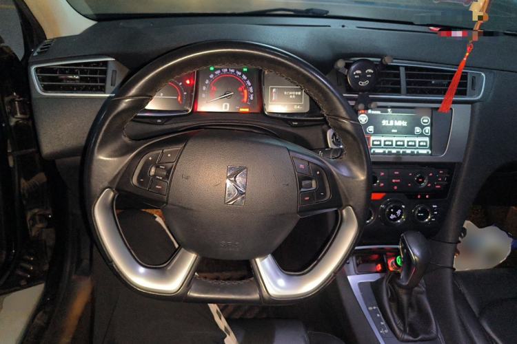 Used DS 5LS 2014 1.6T Luxury Edition THP200 Steering Wheel