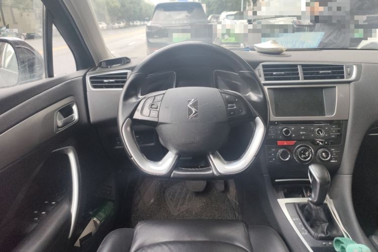 Used DS 5LS 2014 1.6T Luxury Edition THP160 Steering Wheel