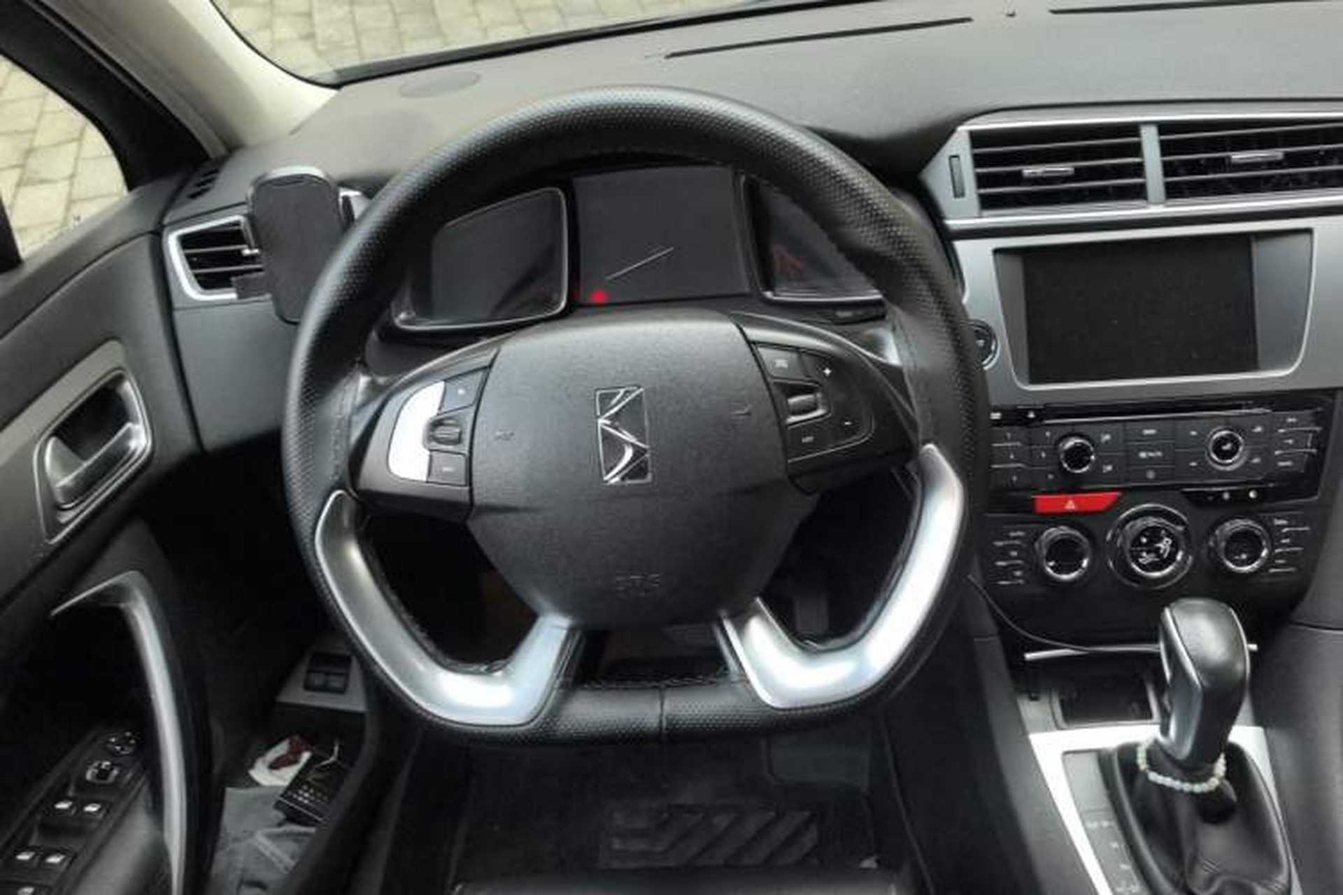 Used DS 5LS 2014 1.6T Luxury Edition THP160 Steering Wheel