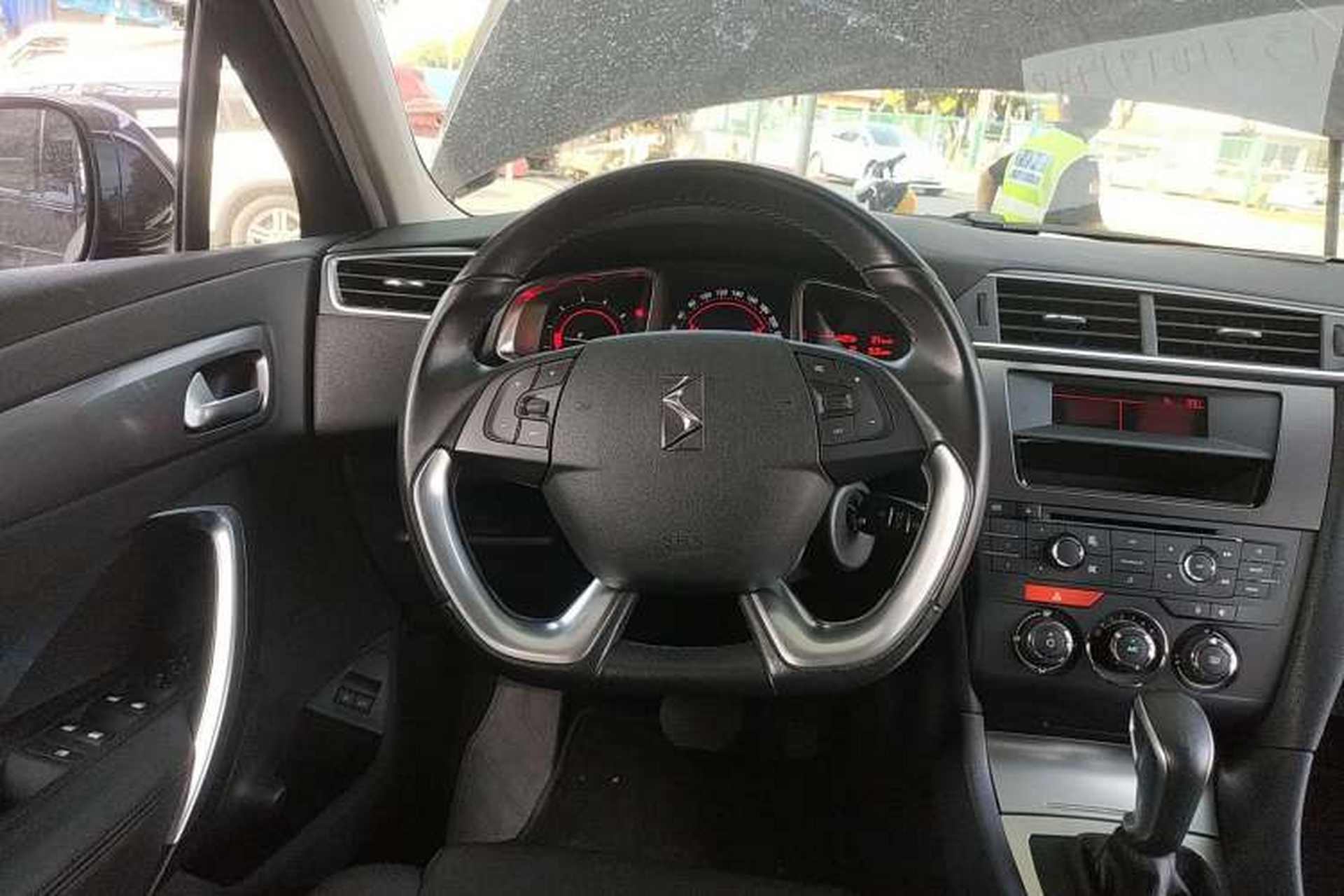 Used DS 5LS 2014 1.8L automatic Comfort version VTi140 Steering Wheel