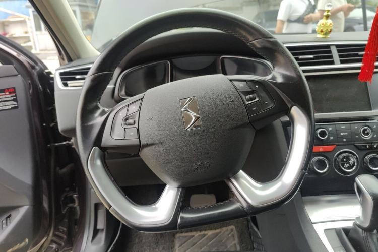 Used DS 5LS 2014 1.6T Luxury Edition THP160 Steering Wheel