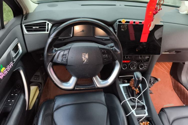 Used DS 5LS 2014 1.6T Luxury Edition THP160 Steering Wheel