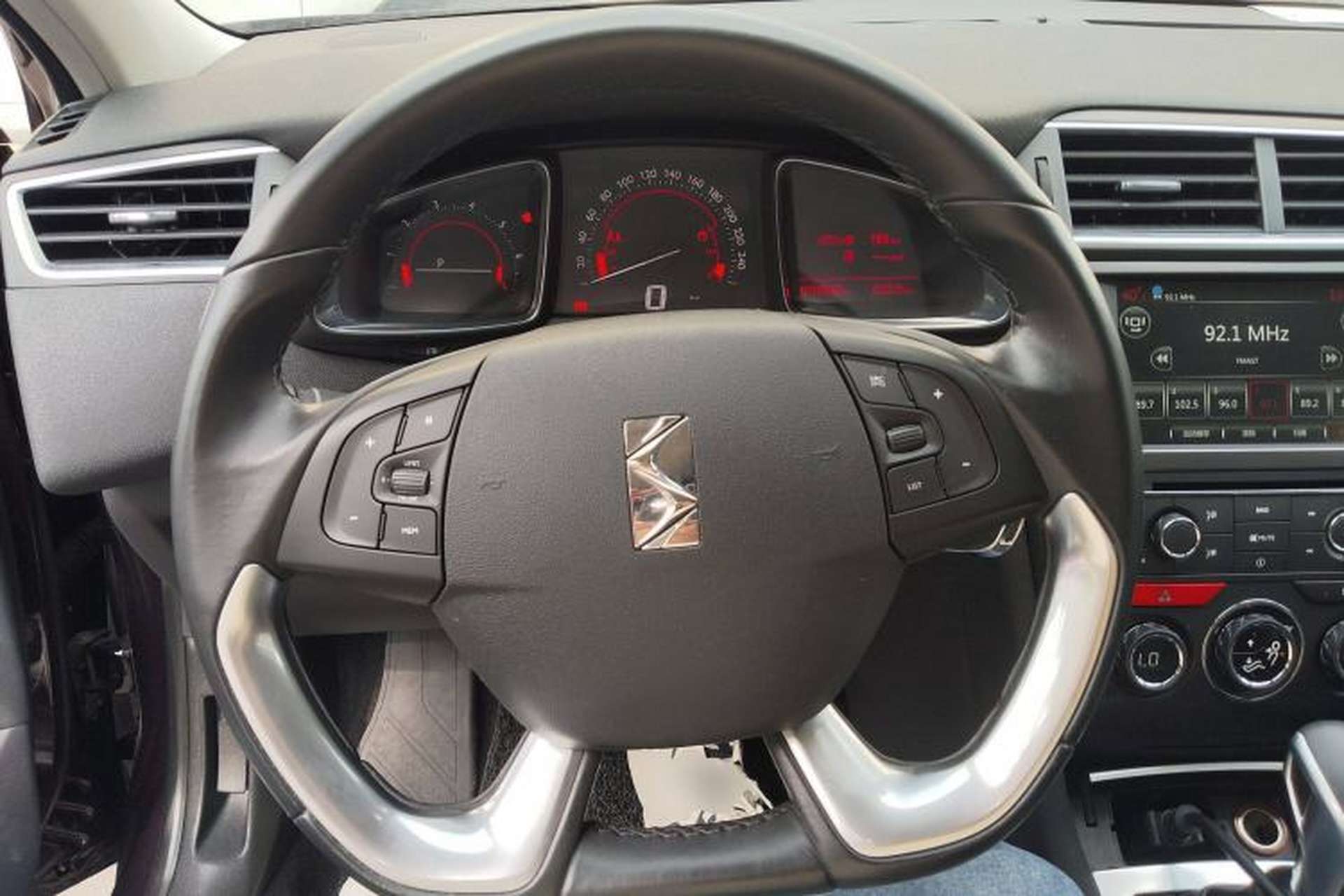 Used DS 5LS 2014 1.6T Elegant Version THP160 Steering Wheel