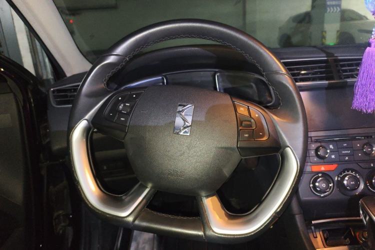 Used DS 5LS 2014 1.8L automatic Comfort version VTi140 Steering Wheel