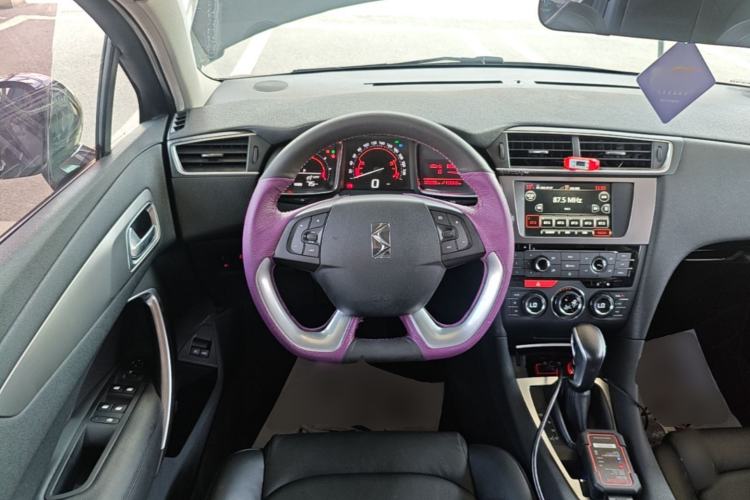 Used DS 5LS 2014 1.6T Luxury Edition THP160 Steering Wheel