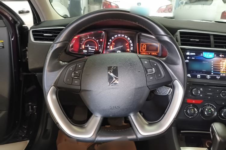 Used DS 5LS 2014 1.8L automatic Comfort version VTi140 Steering Wheel