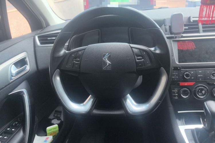 Used DS 5LS 2014 1.6T Luxury Edition THP160 Steering Wheel